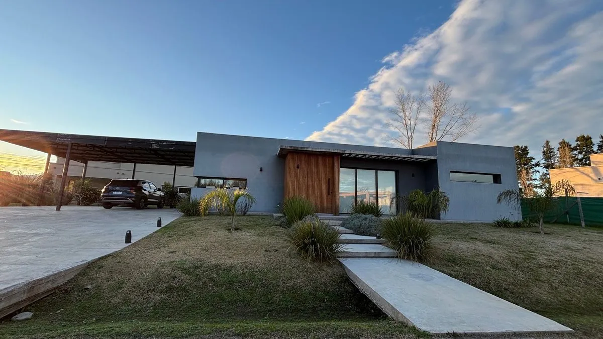 Casa en La Tradición 700