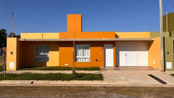Casa en Los Algarrobos 1800