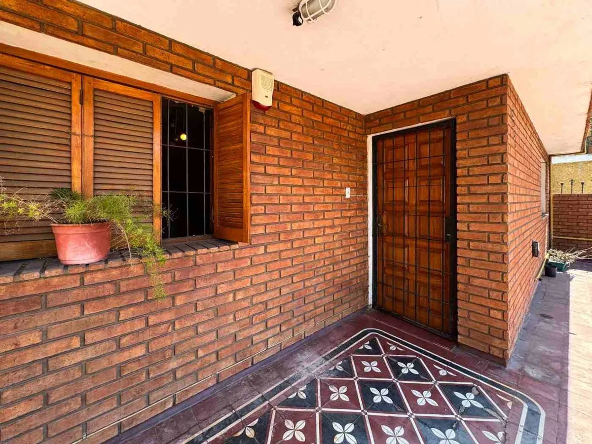 Casa en Pasaje Tomas de Rocamora 2500