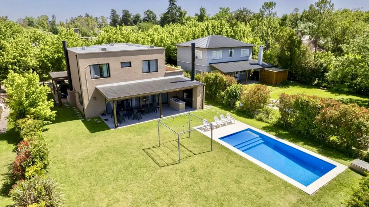 Casa en Almirante Guillermo Brown 2100