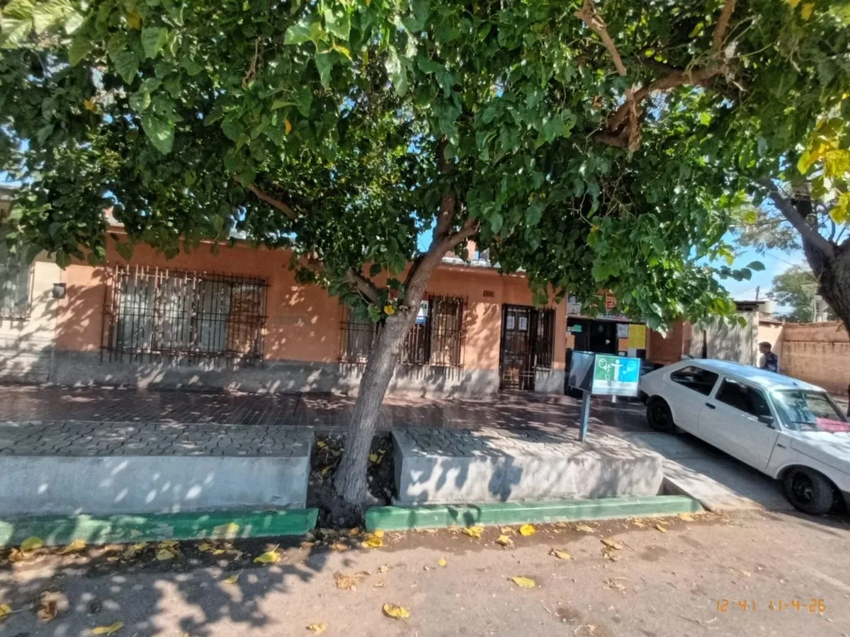 Casa en Montes de Oca 100
