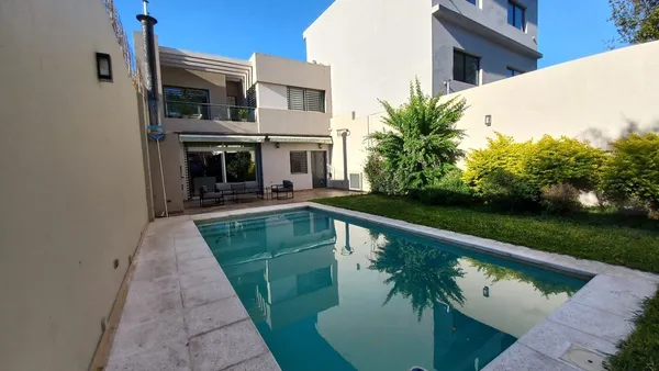 Casa en Doctor Canepa 1500