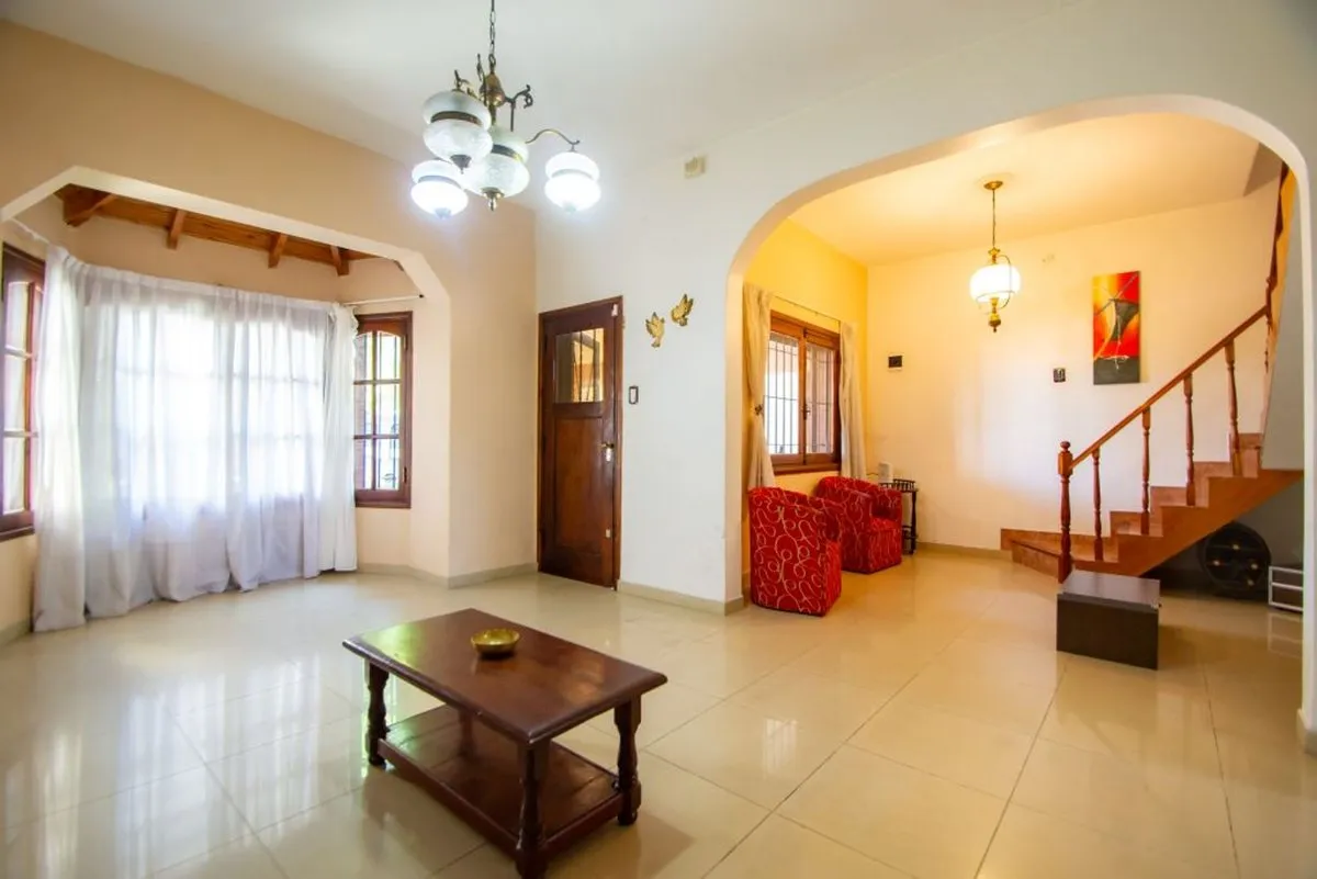 Casa en Juramento 1400