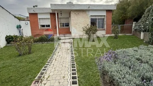 Casa en Calle Alfredo Llames Massini 1900