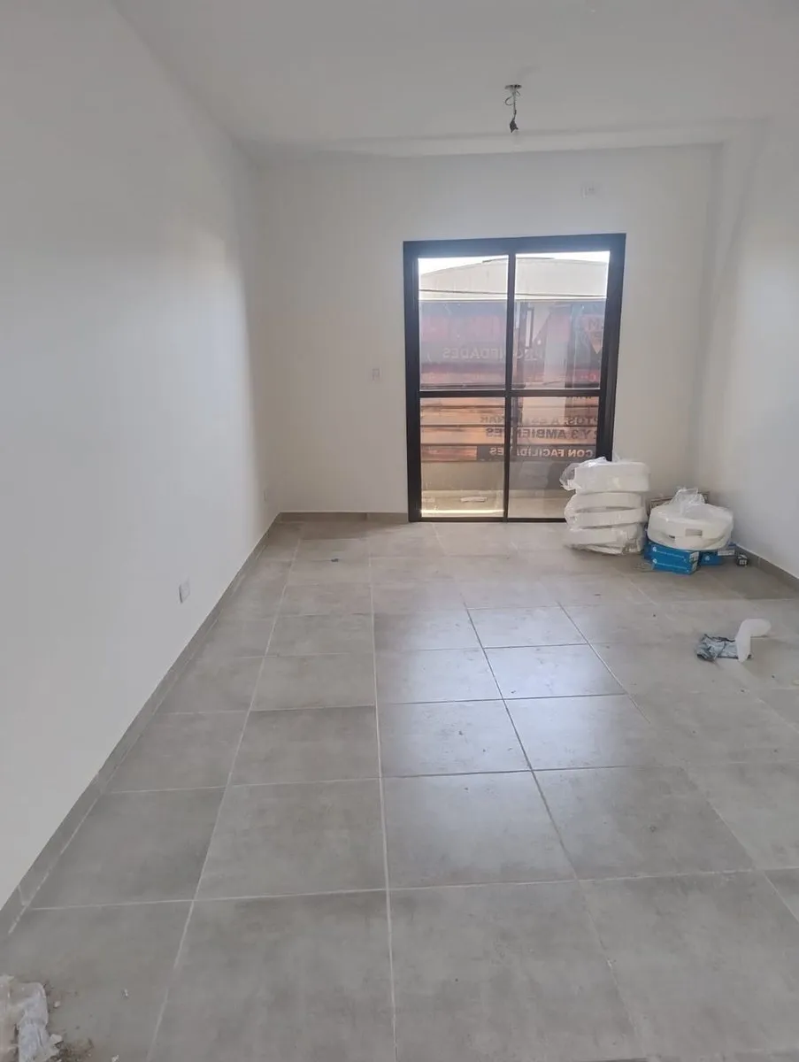 Departamento en Avenida Crovara 2200