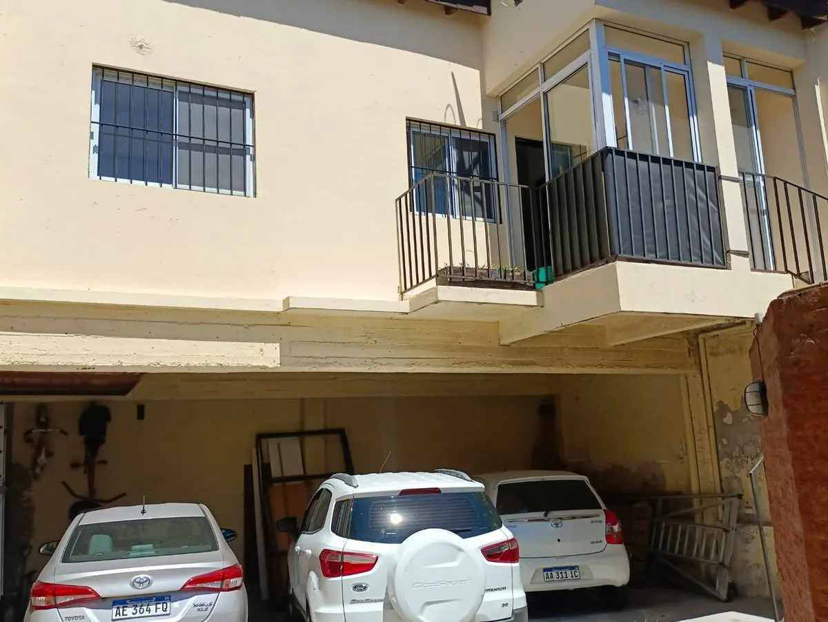 P H en Viamonte 2900