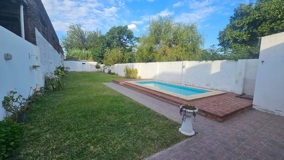 Casa en Chacabuco 100