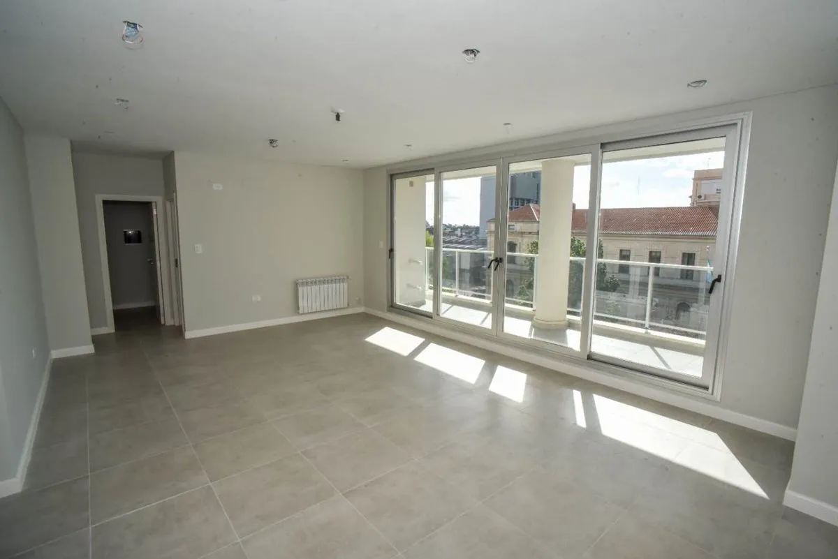 Departamento en Boulevard Pellegrini 2700