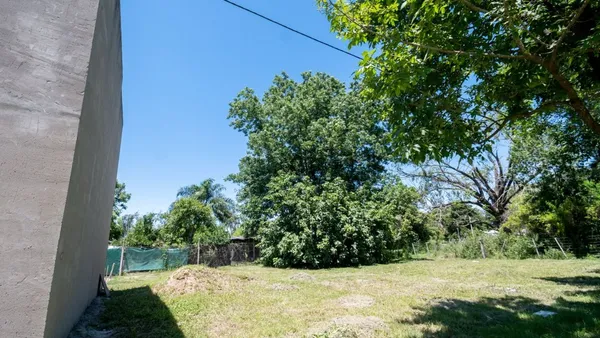 Lote en Juan Jose Paso 1200