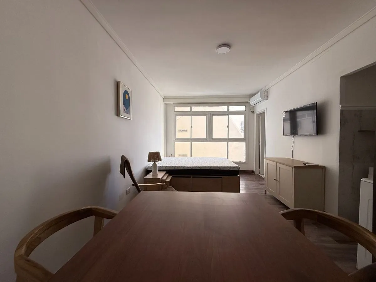 Departamento en Víctor Martínez 200