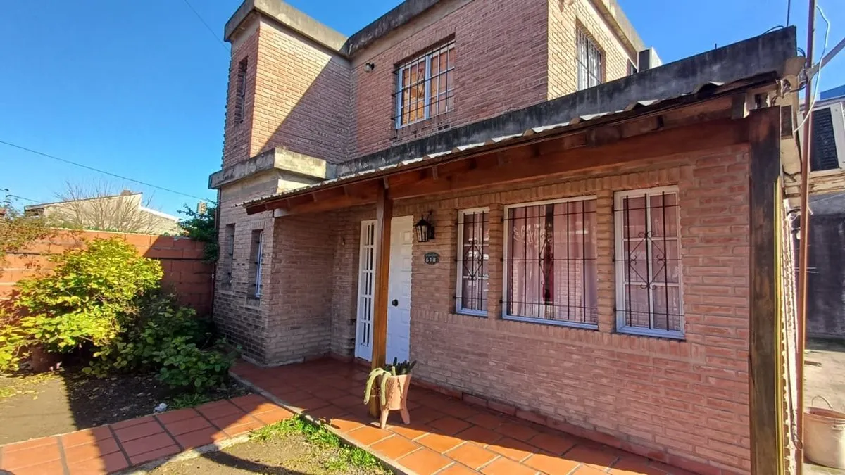 Casa en Francisco Beazley 600