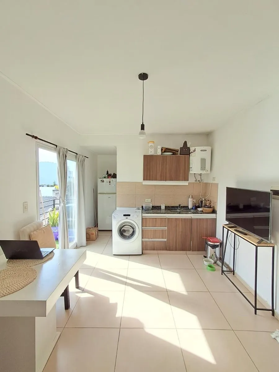 Departamento en Cornelio Saavedra 900