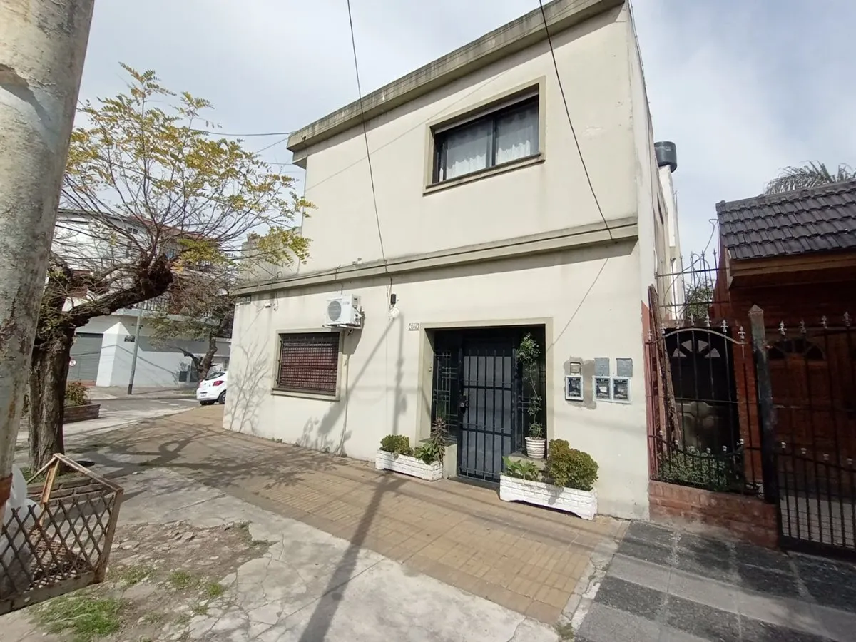 Casa en Av. Campo de Mayo 2500