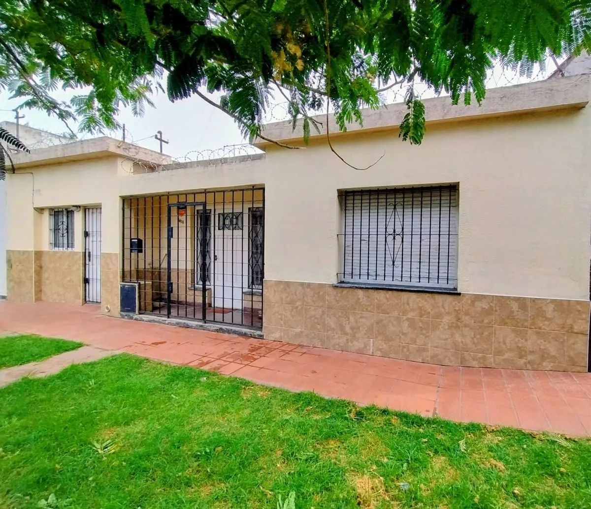Casa en Lebensohn 6400