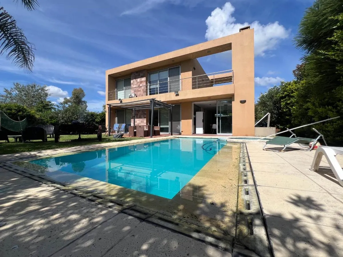 Casa en Almafuerte 1500