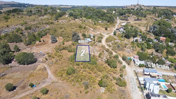 Lote en O'higgins 600