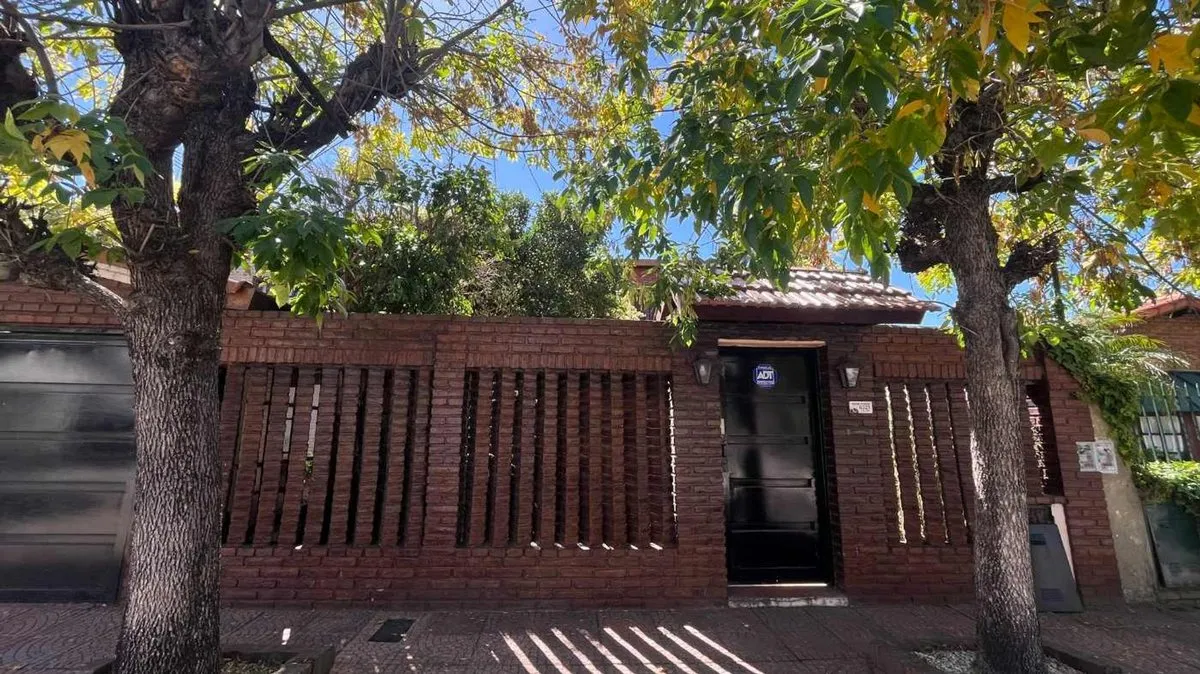 Casa en Aviador Pegoud 400