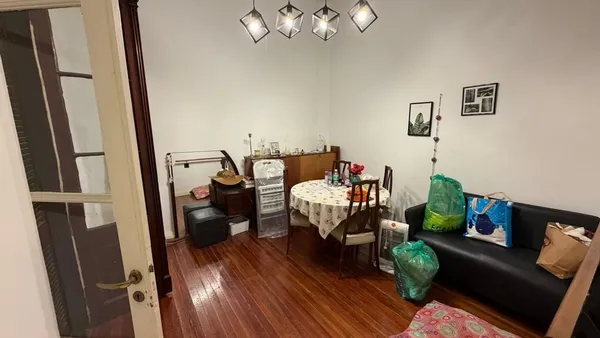 P H en Avenida Belgrano 3300