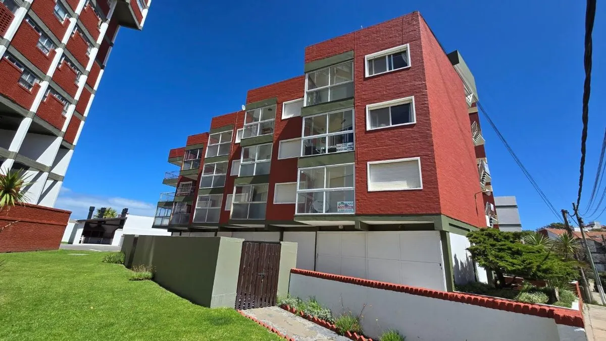 Departamento en Avenida 1 4600