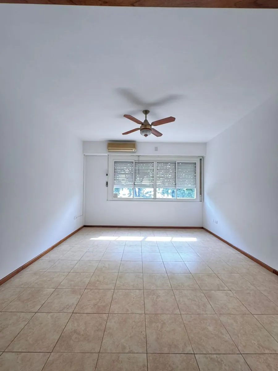 Departamento en Avenida Rivadavia 11400