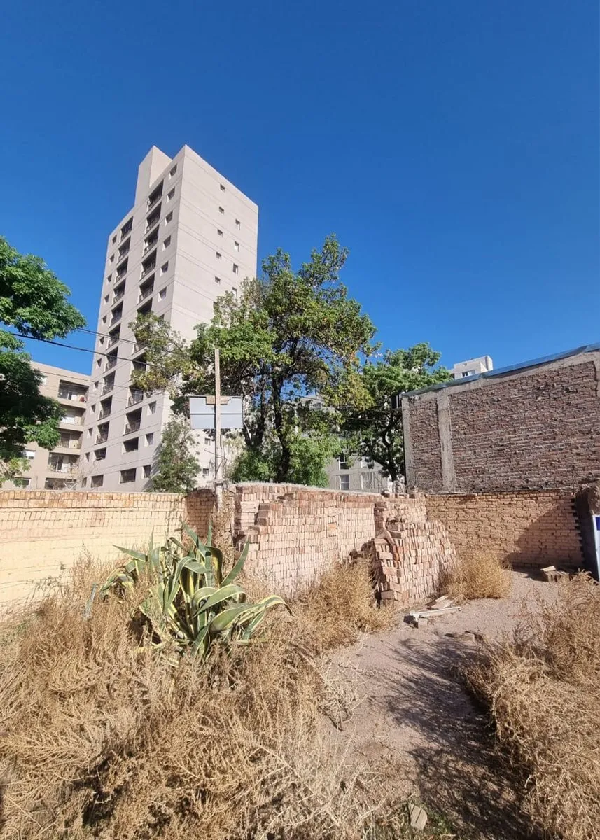 Lote en Tiburcio Benegas 2300