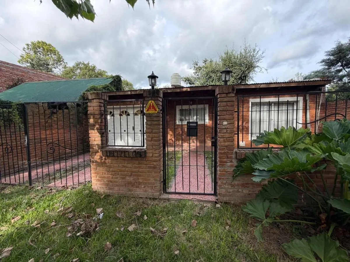 Casa en Las Carretas 2400