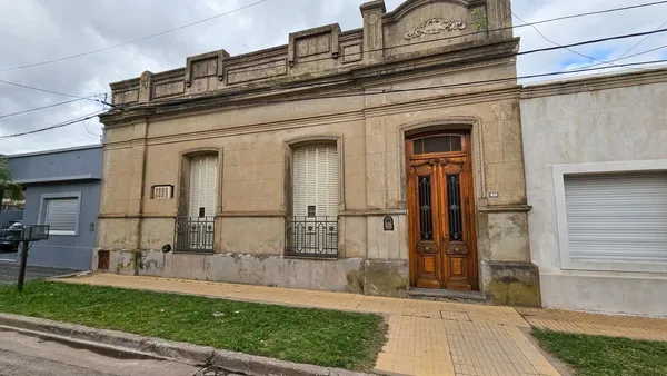 Casa en Carlos Gardel 0