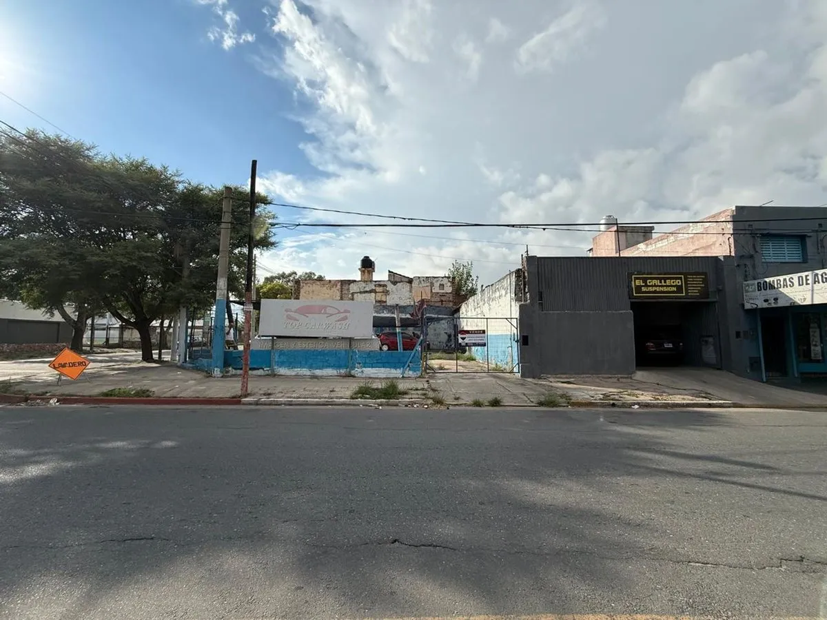 Lote en Avenida Leandro N. Alem 500