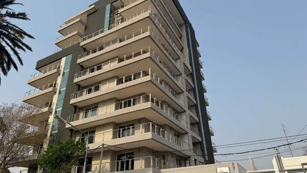 Departamento en Hipólito Yrigoyen 600