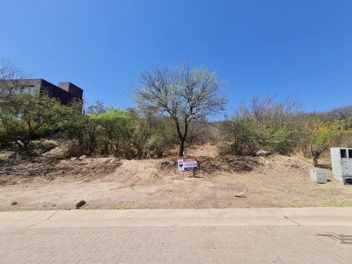 Lote en Avenida Ejército Argentino 300