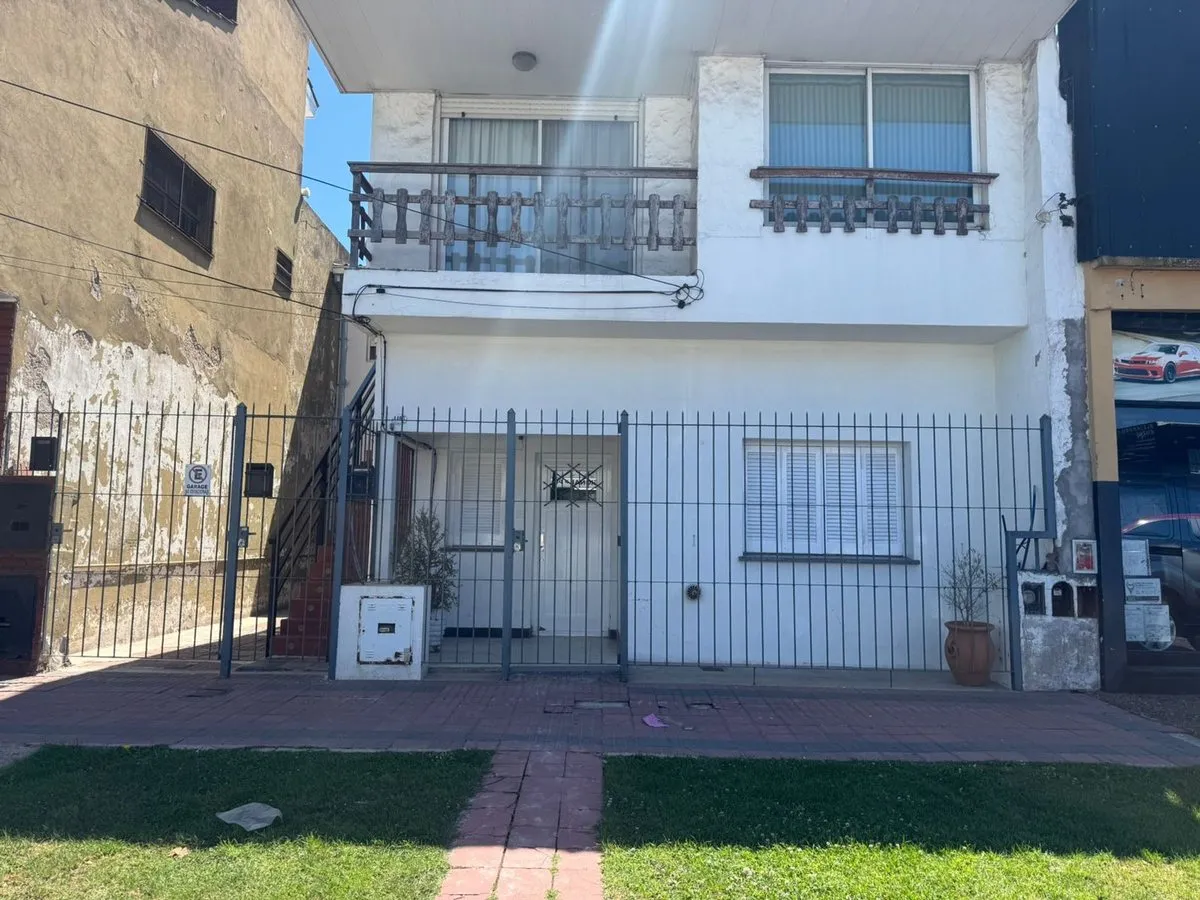 P H en Avenida Colón 4400