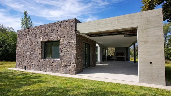 Casa en Paso de los Andes 200