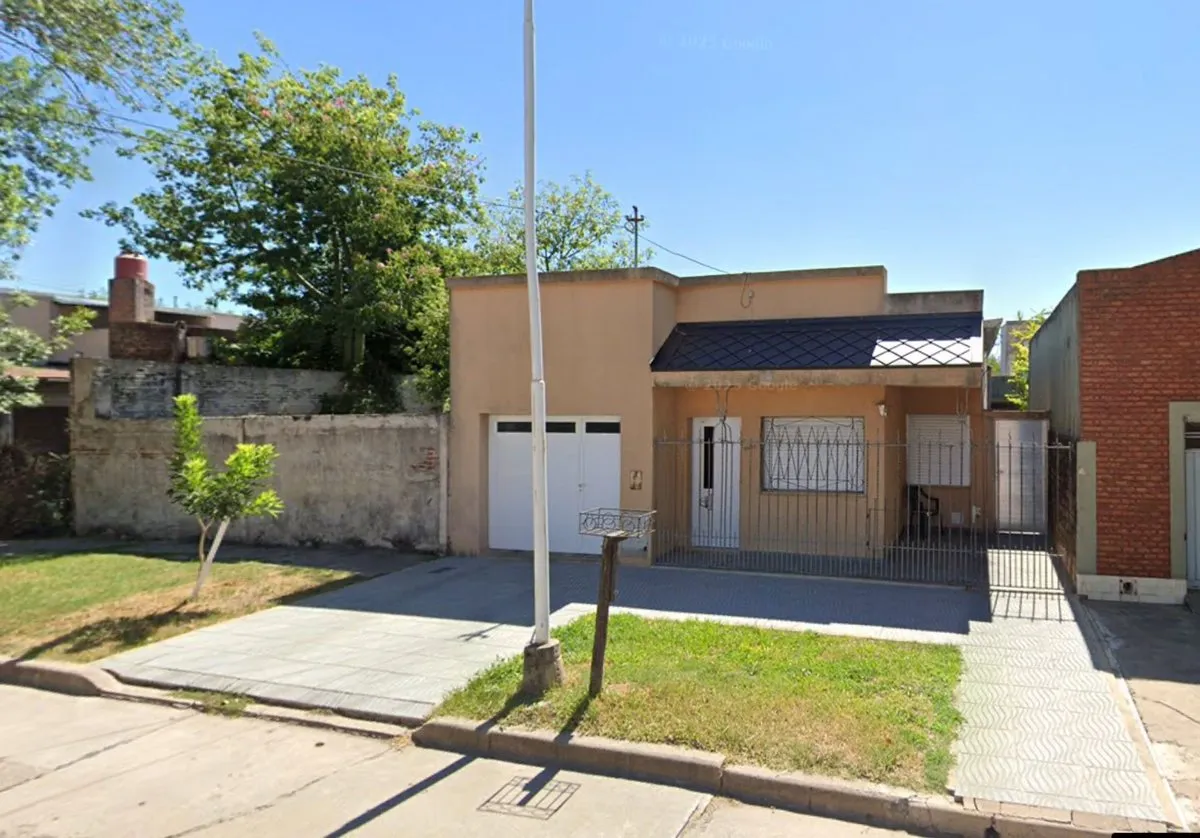 Casa en Gobernador Pujol 2000