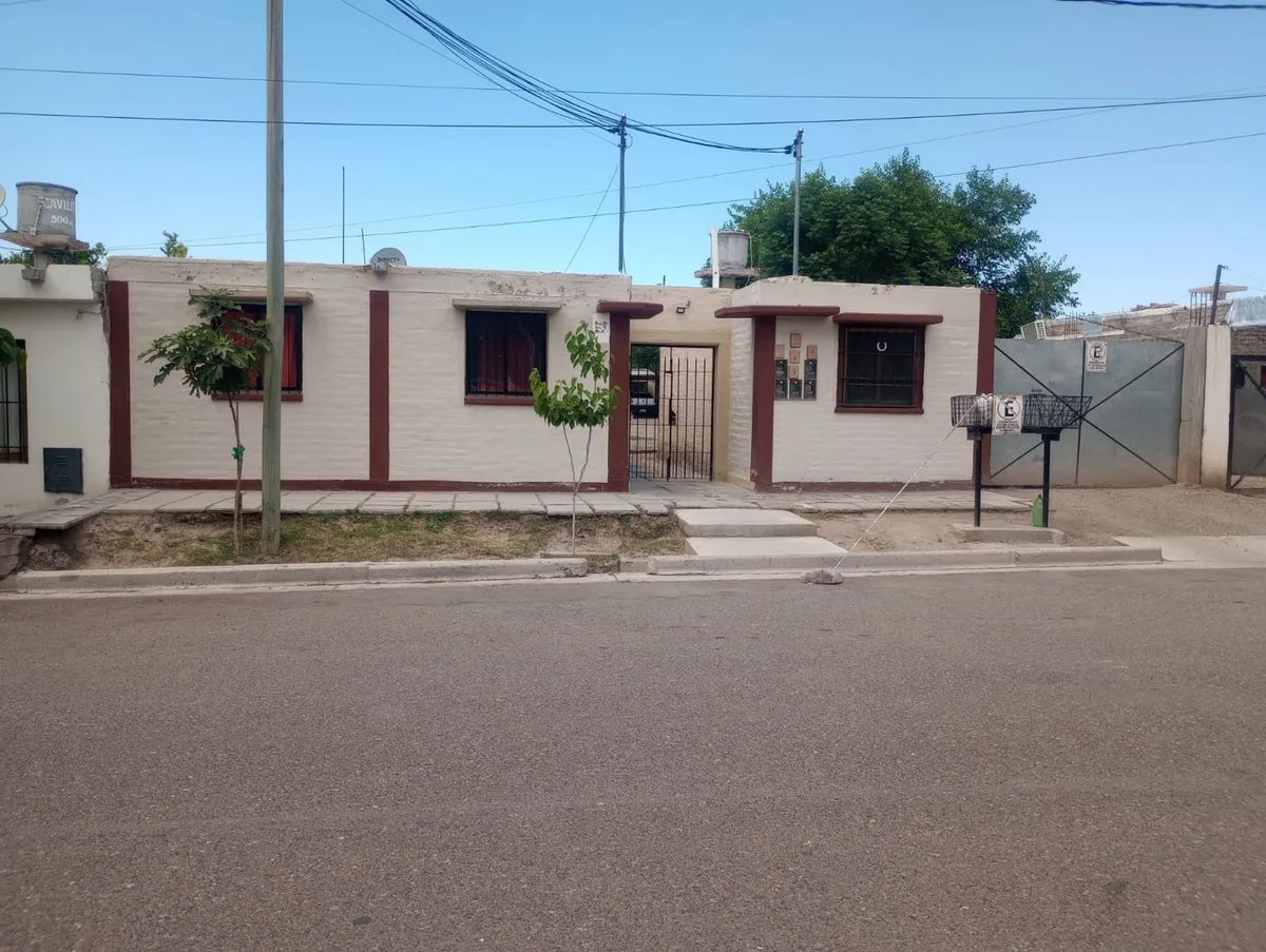 Casa en B° Farmaceutico 0