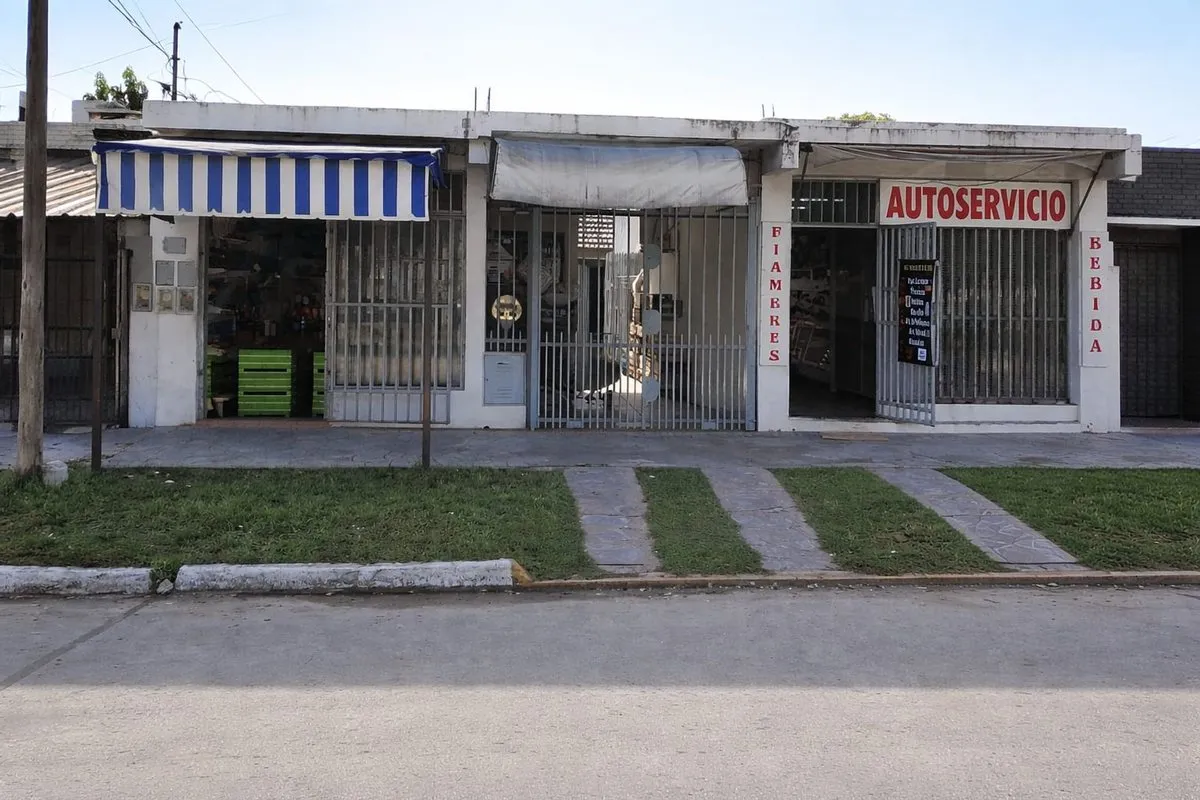 Casa en Perdriel 2400