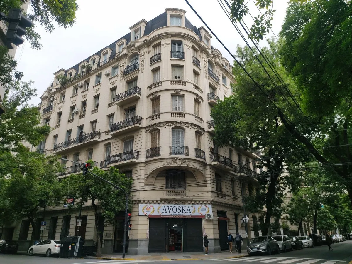 Departamento en Hipólito Yrigoyen 1900