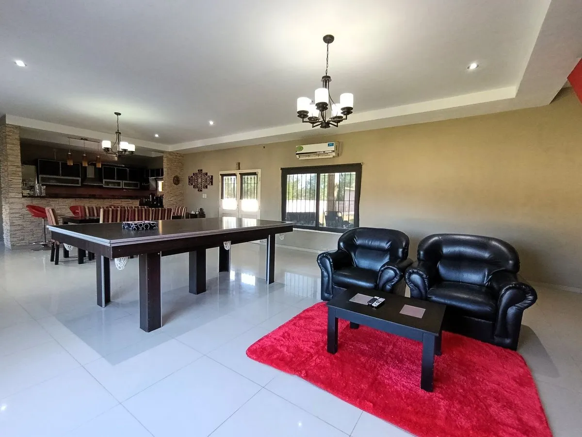 Casa en Avenida Montevideo E/ 101 y 102 10100