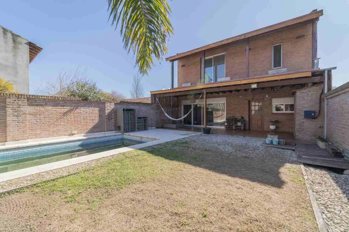 Casa en Avenida General Juan Domingo Perón 4300