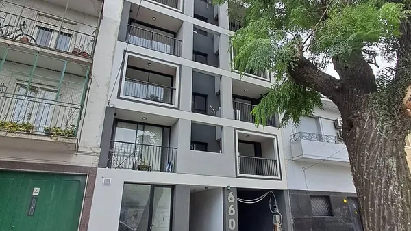 Local Comercial en Avenida Chorroarín 600