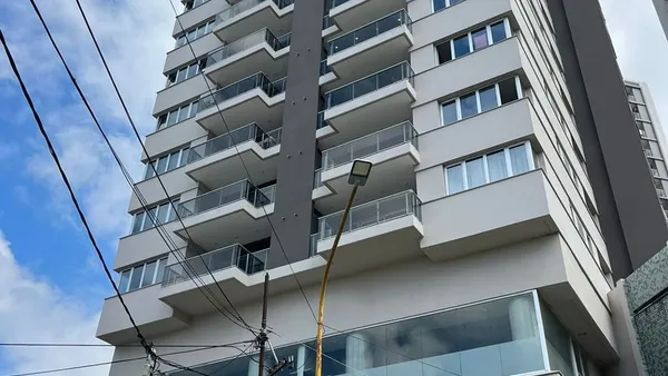 Cochera en Boulevard Pellegrini 2400