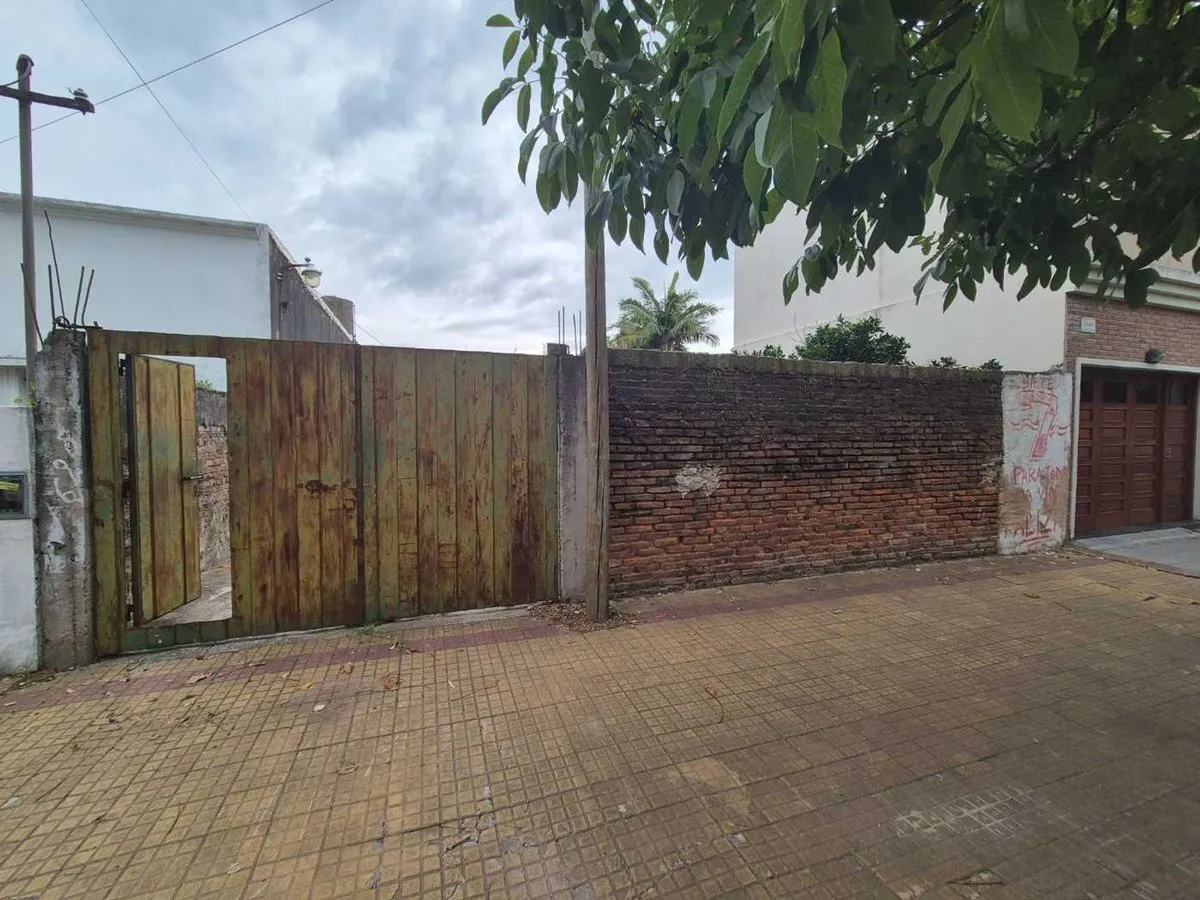 Lote en 132 E/ 65 y 66 S/N