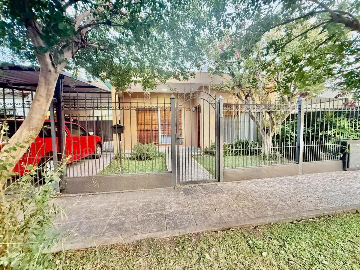 Casa en José Hernández 1500