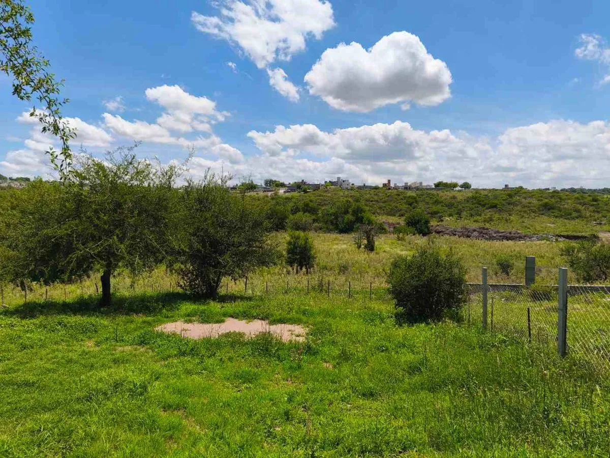 Lote en Mariano Moreno 1400