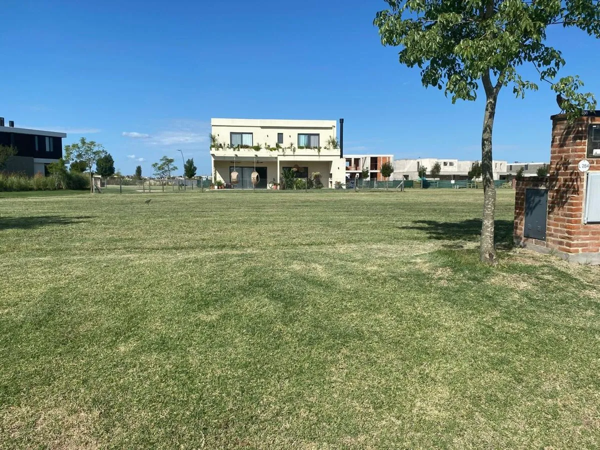 Lote en Avenida de los Lagos 10000