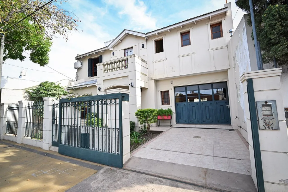 Casa en Pellegrini 200