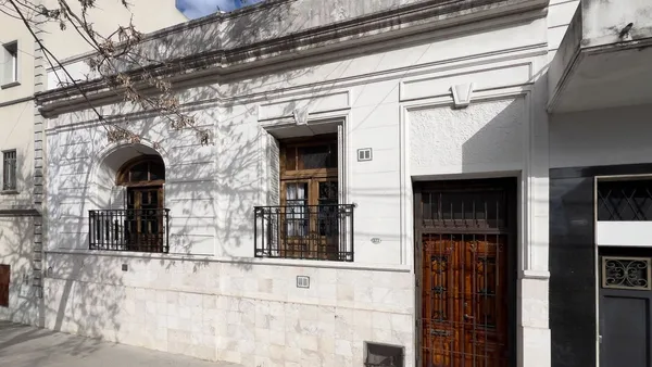 Casa en Martínez Castro 300