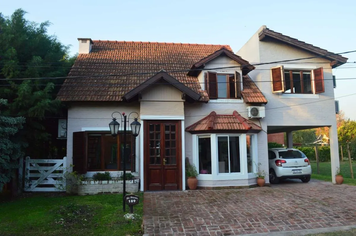 Casa en Escribano Vazquez 3550 3500
