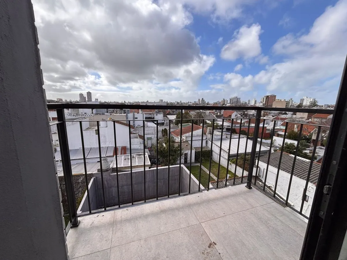 Departamento en Avenida Juan José Paso 3500