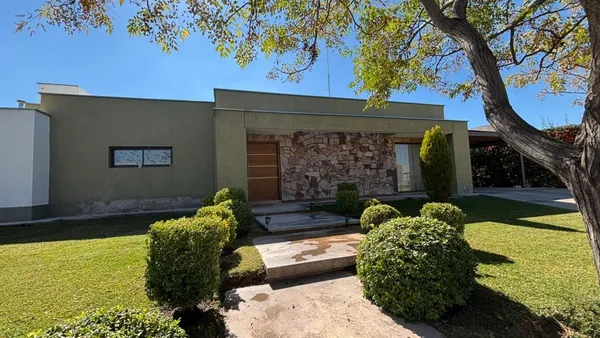 Casa en Videla Castillo 2300
