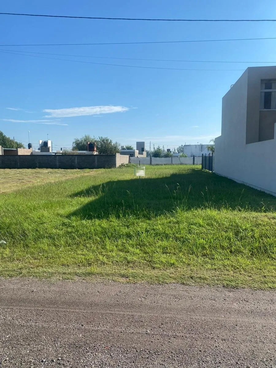 Lote en Bv. Atilio Caraune 4400